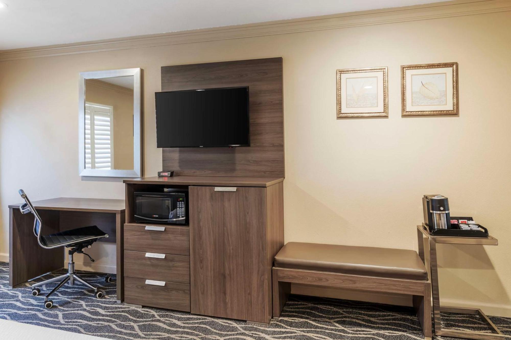 Best Western Plus Hill House Bakersfield Exterior photo