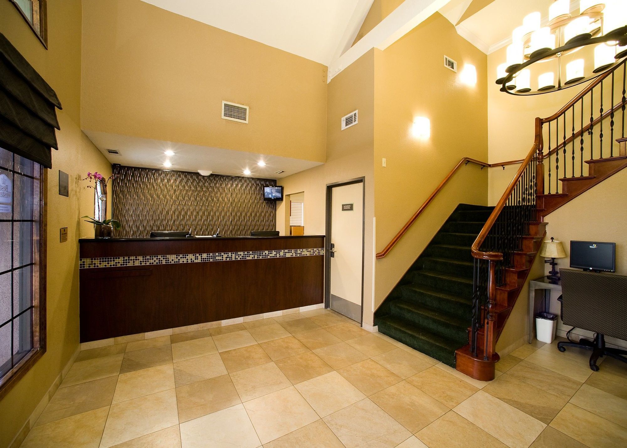 Best Western Plus Hill House Bakersfield Exterior photo