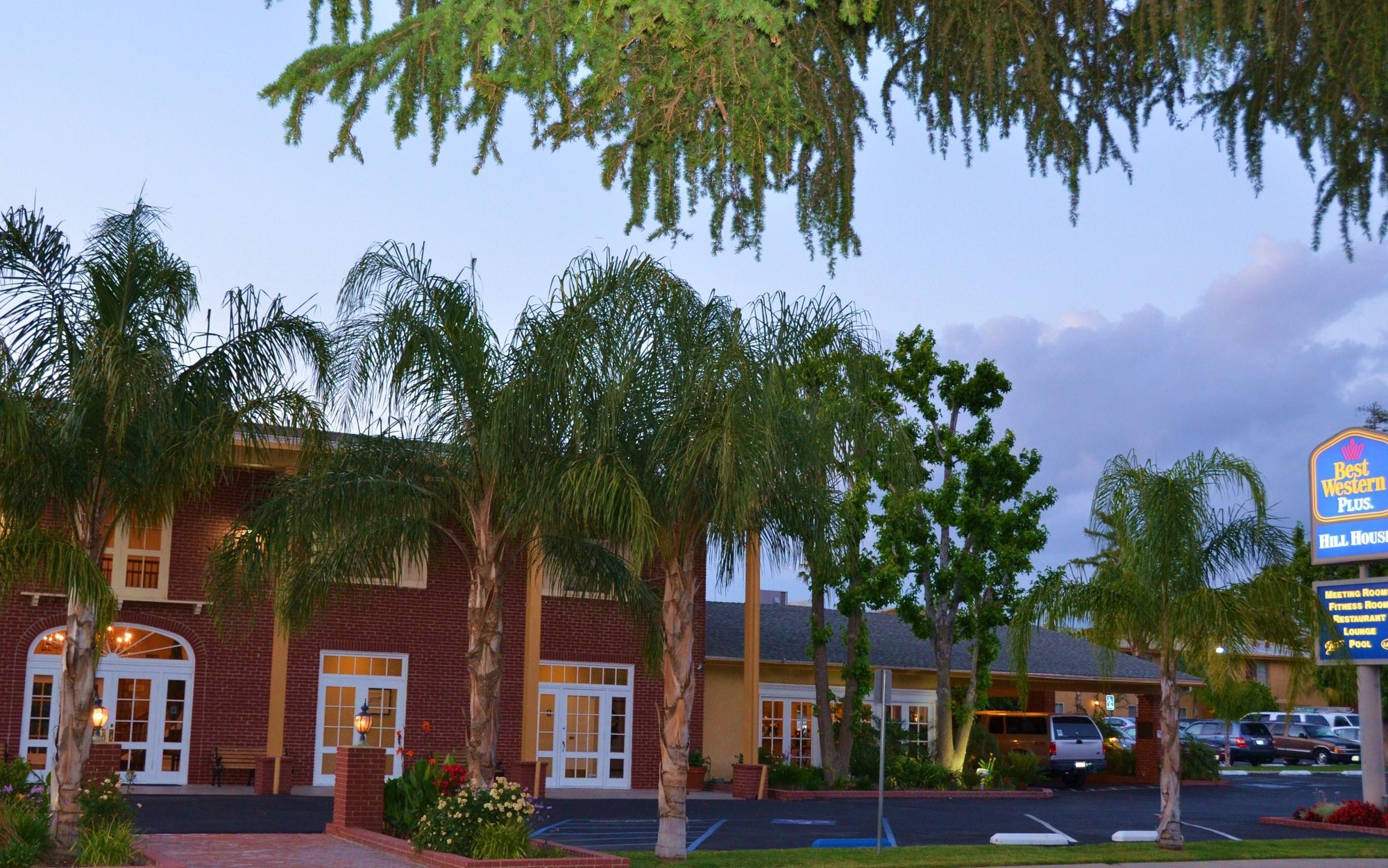 Best Western Plus Hill House Bakersfield Exterior photo